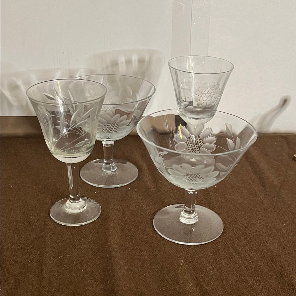 😄Vintage cornflower glasses martini sherry wine assortment bar ready